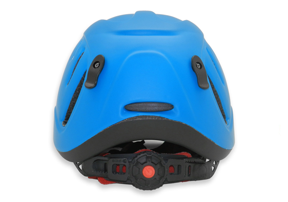 kid climbing helmet